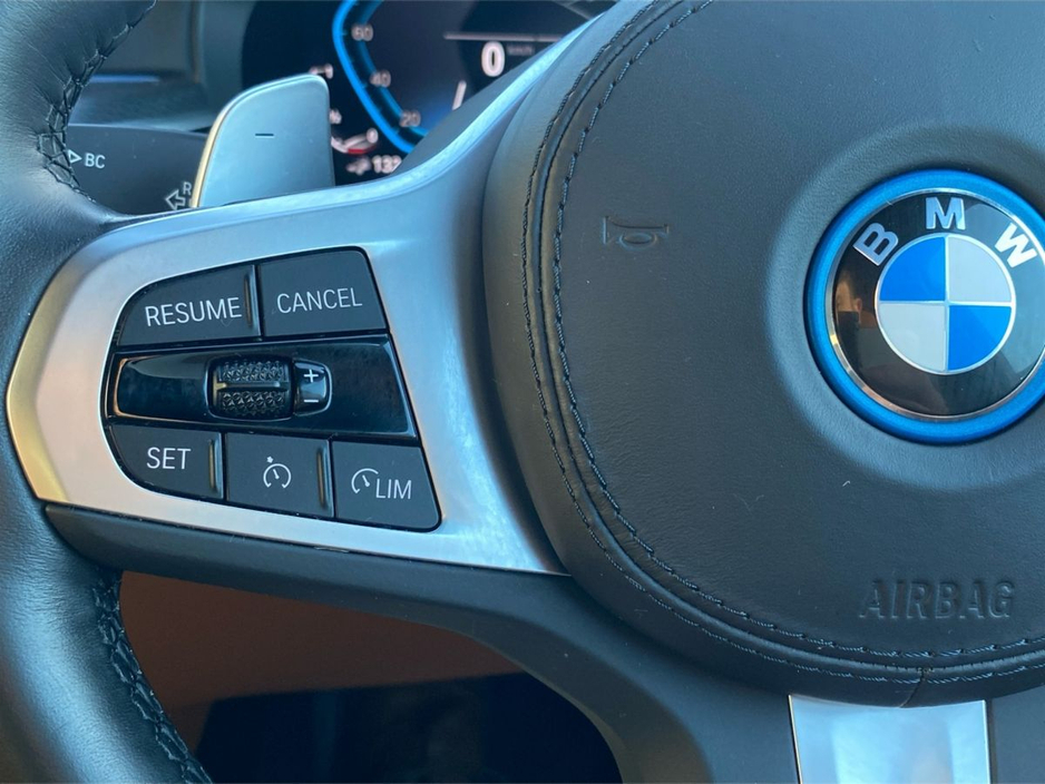 2023 BMW 5 Series - image 17