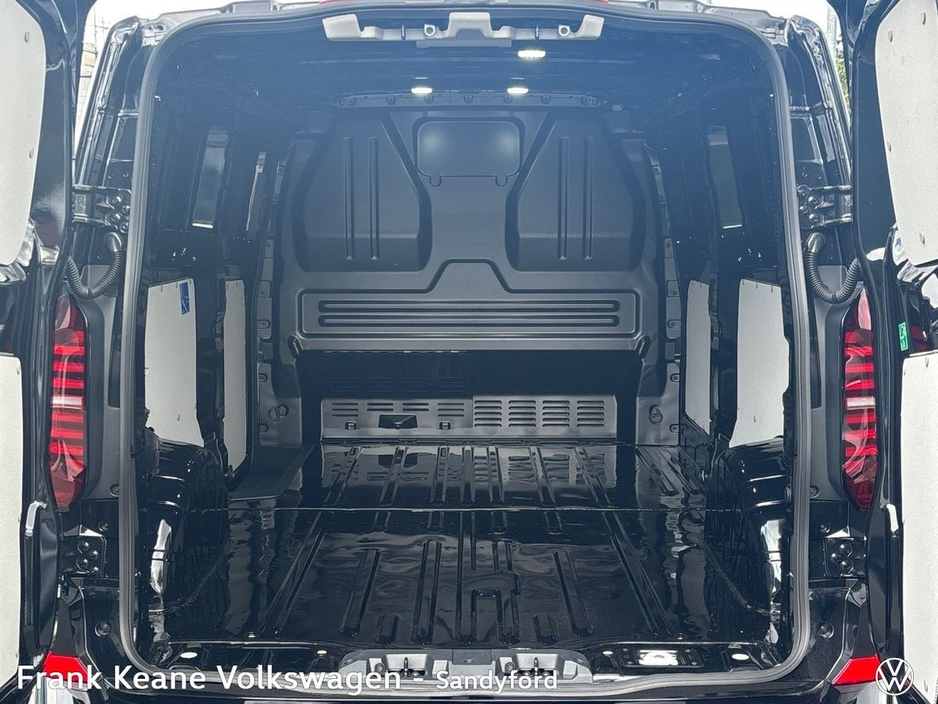 2026 Volkswagen Transporter HIGHLINE AUTO 30 LWB 150BHP *5 YEAR WARRANTY* *0% FINANCE AVAILABLE* *17" MONTE CARLO ALLOYS* *BODY COLOUR CODED BUMPERS* *APPLE CARPLAY/ANDROID AUTO* *REAR VIEW CAMERA* *FRONT AND REAR PARKING SENSOR €38,952