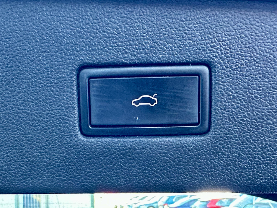 2022 Volkswagen Tiguan Allspace ++LEATHER / AUTO / 7-SEAT  PANORAMIC ROOF++ €33,950