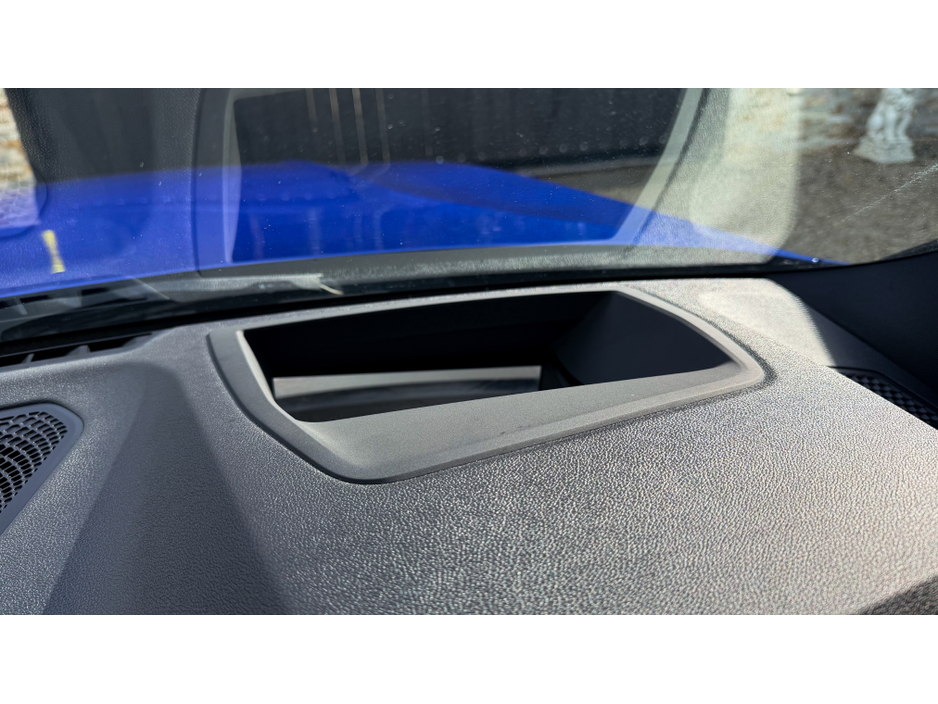 2022 BMW 3 Series - image 4