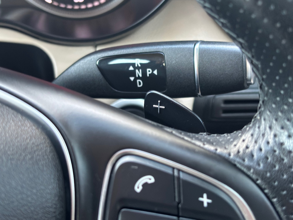 2017 Mercedes-Benz GLC Class - image 13