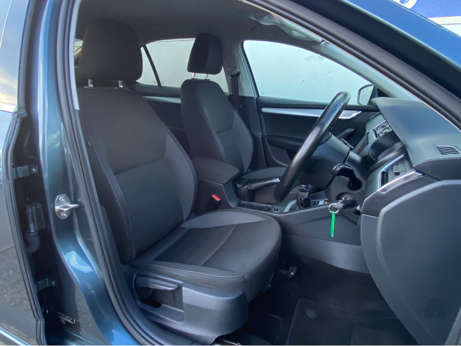 2017 Skoda Octavia - image 6