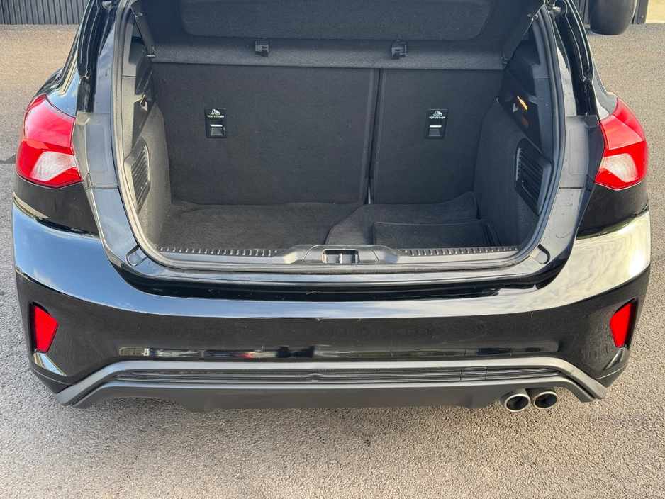 2019 Ford Focus - image 20