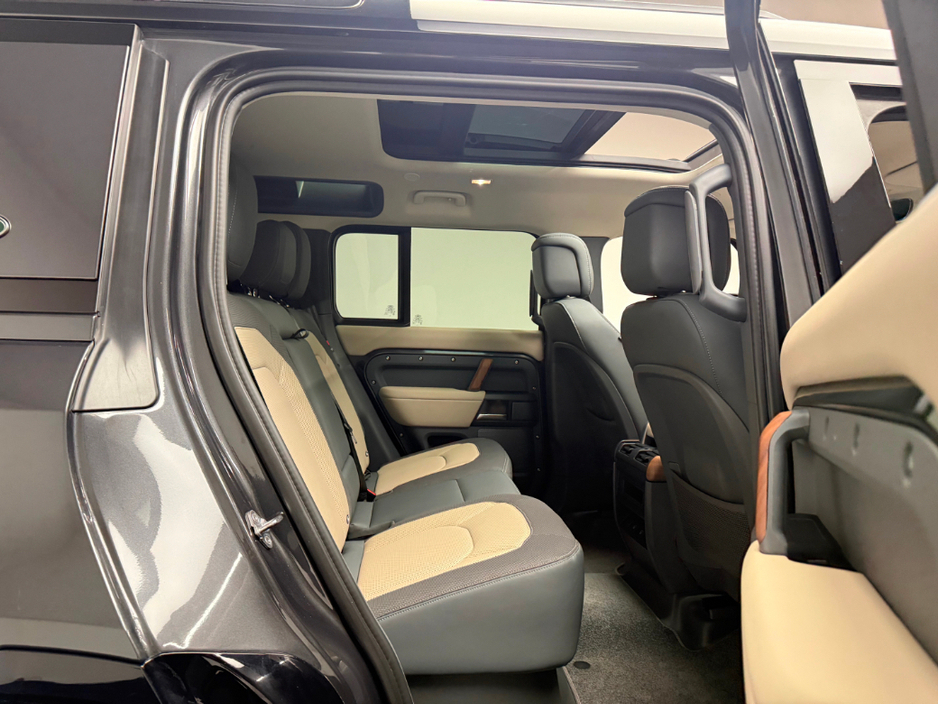 2024 Land Rover Defender - image 12