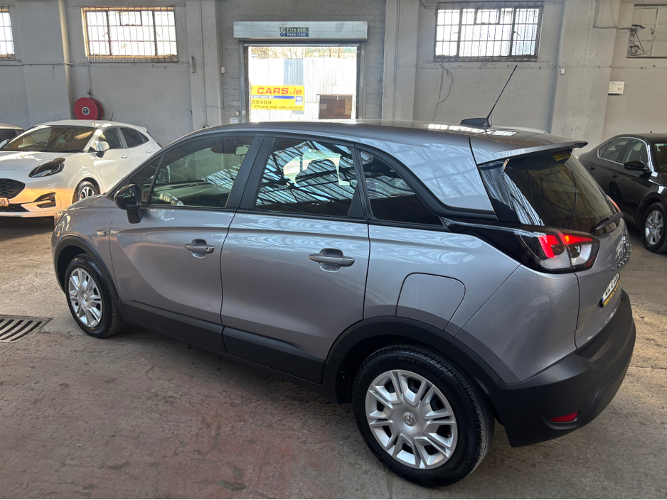 2021 Opel Crossland X - image 9