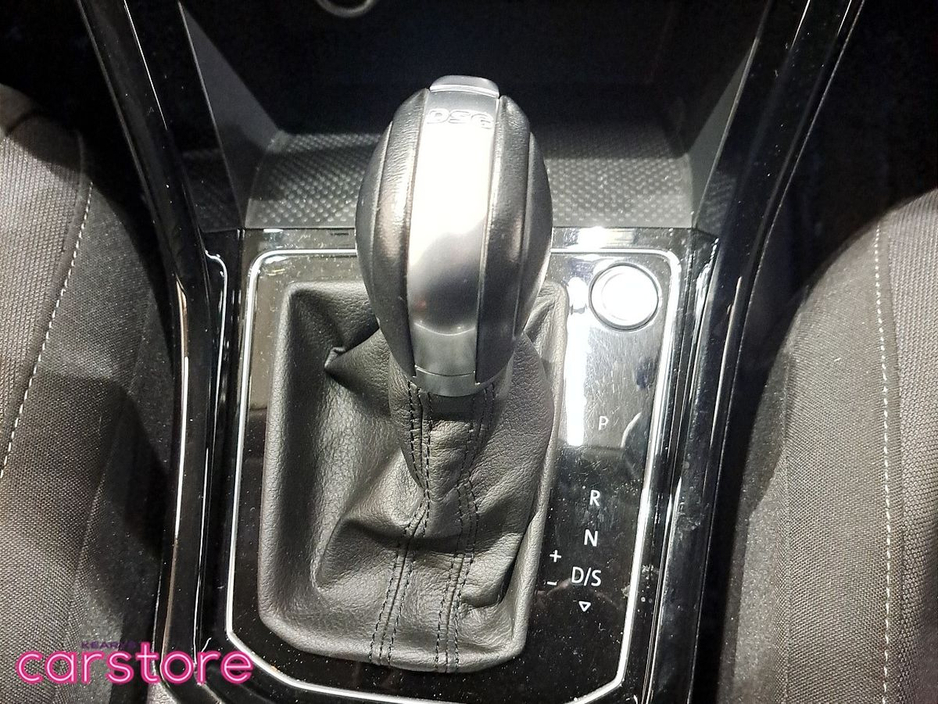 2016 Volkswagen Touran 1.4 TSI €17,880