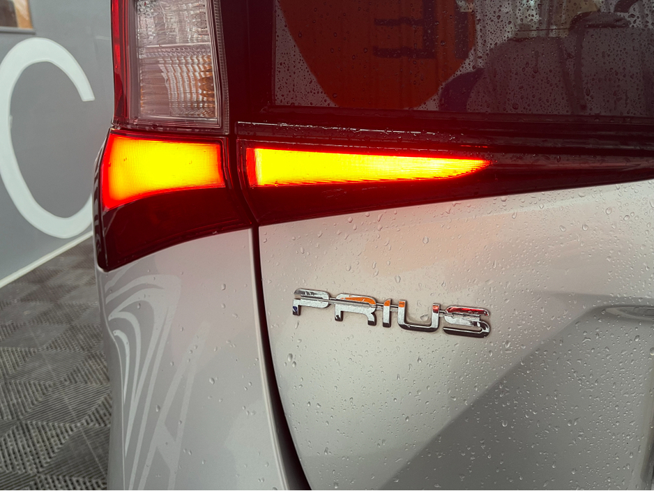 2022 Toyota Prius - image 7