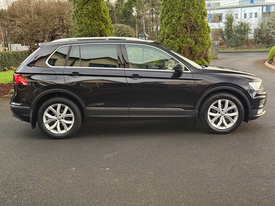 2017 Volkswagen Tiguan - image 8