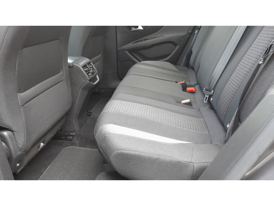 2023 Peugeot 3008 - image 13