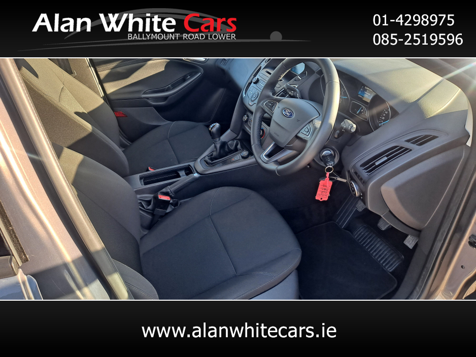 2016 Ford Focus - image 13