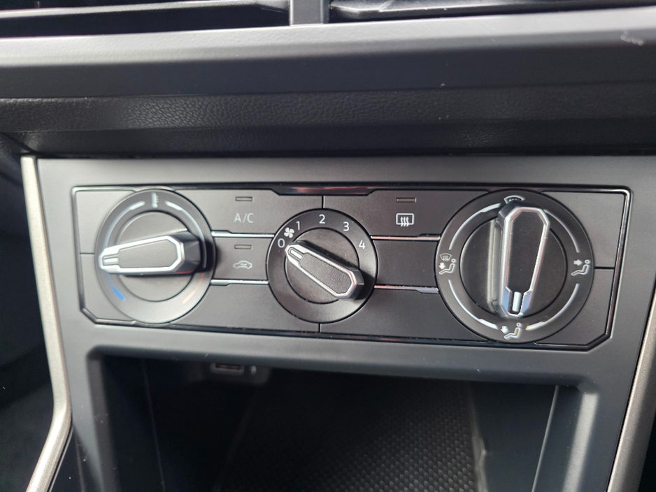 2018 Volkswagen Polo - image 13