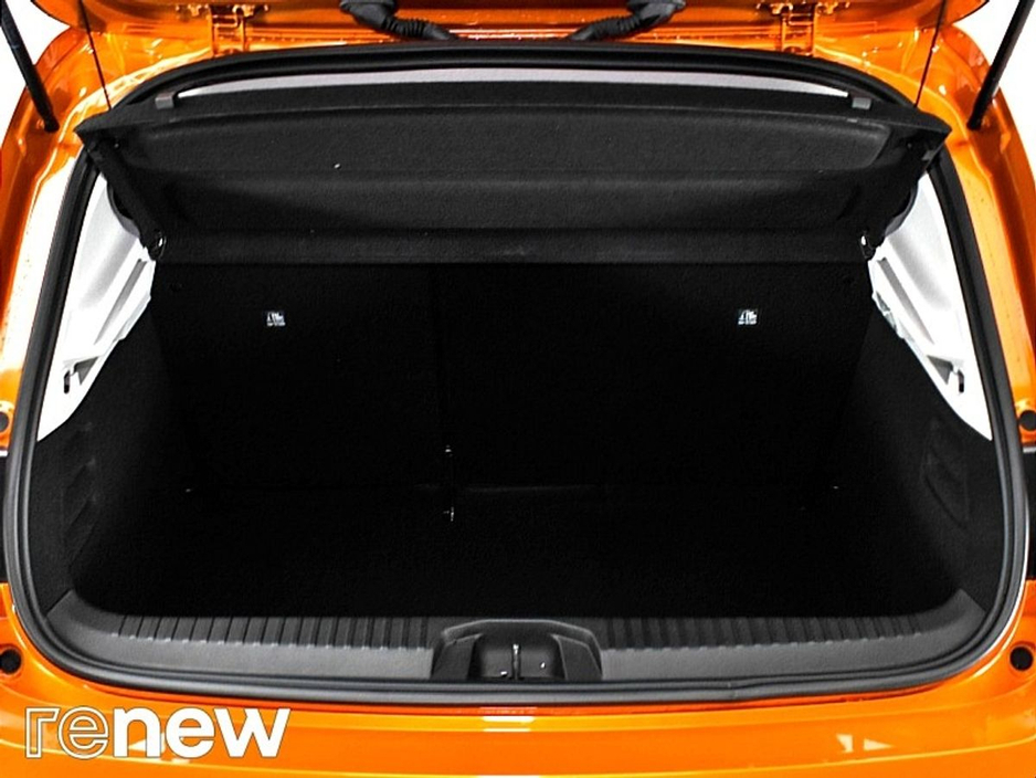 2021 Renault Clio - image 12