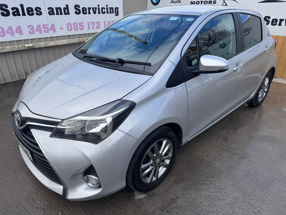 2016 Toyota Yaris - image 13