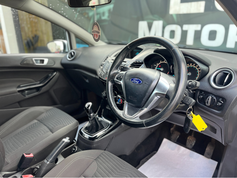 2014 Ford Fiesta - image 7