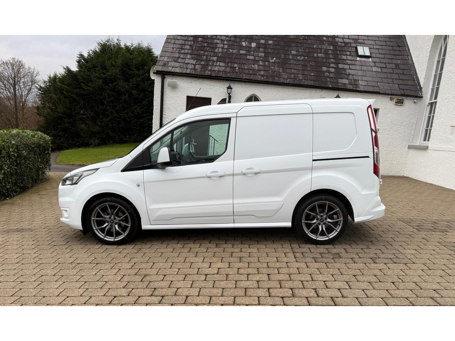2020 Ford Transit Connect - image 5
