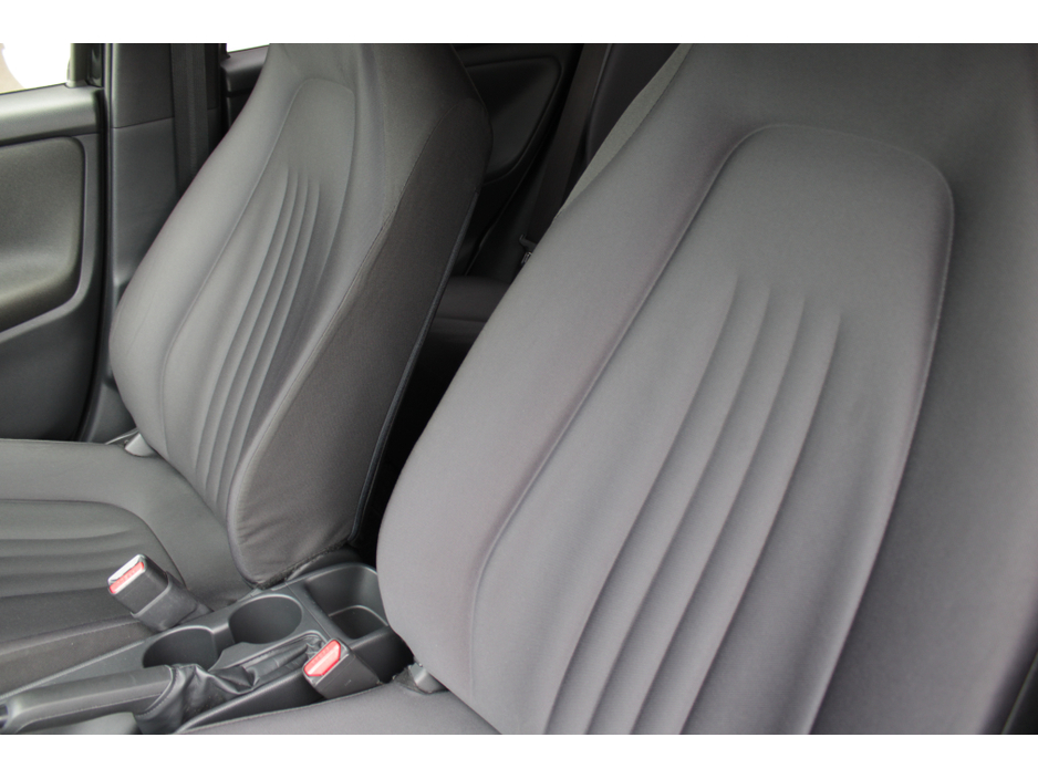 2020 Toyota Yaris - image 22