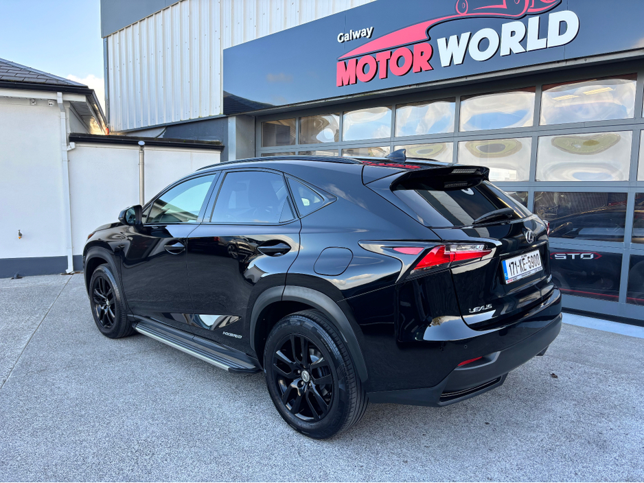 2017 Lexus NX 300 h - image 2