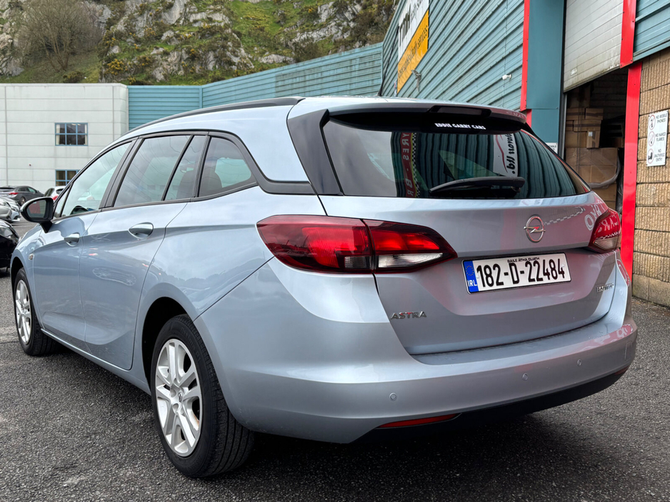 2018 Opel Astra - image 14