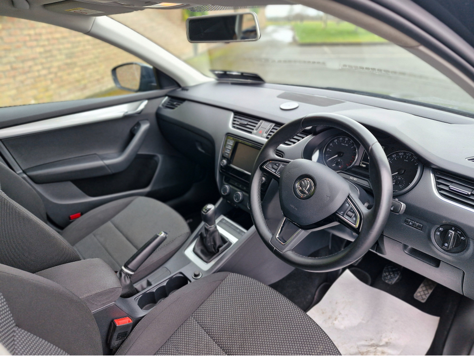 2016 Skoda Octavia - image 24