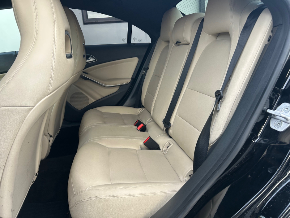 2015 Mercedes-Benz CLA Class 180 URBAN AUTO 4DR €14,950