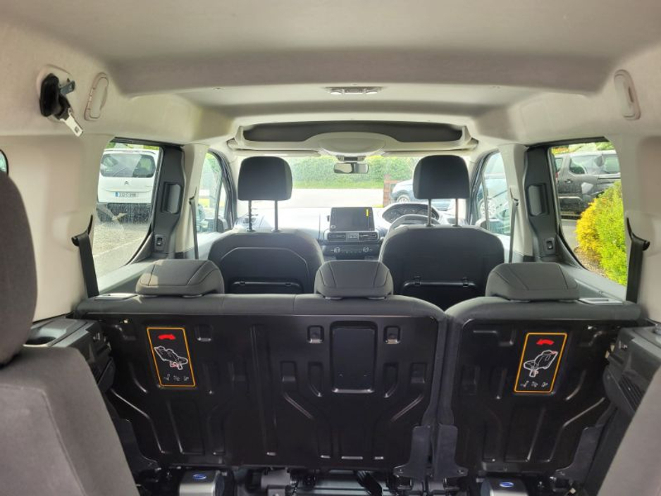 2023 Peugeot Rifter - image 14