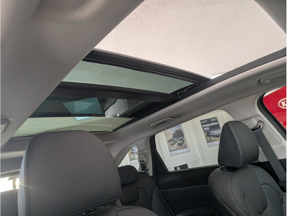 2026 Kia Sorento - image 8