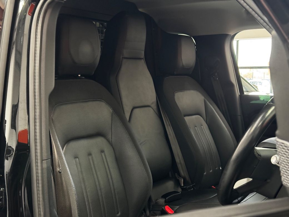 2021 Land Rover Defender - image 13