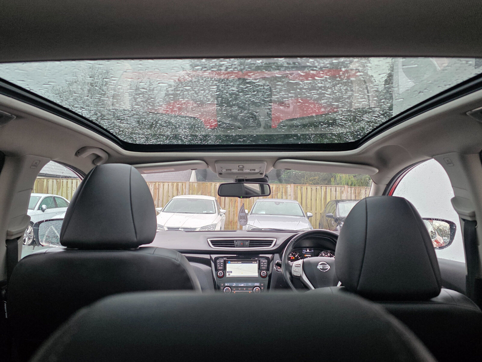 2016 Nissan Qashqai - image 4