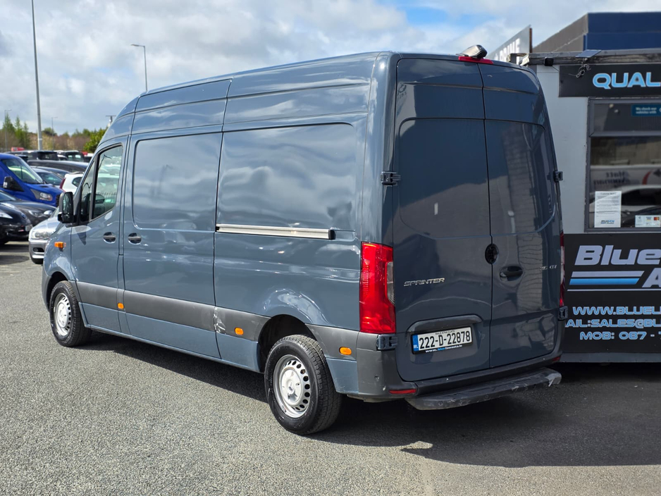 2022 Mercedes-Benz Sprinter - image 3