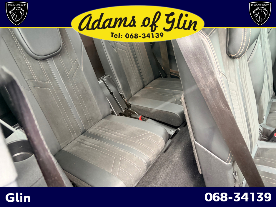 2021 Peugeot 5008 - image 11