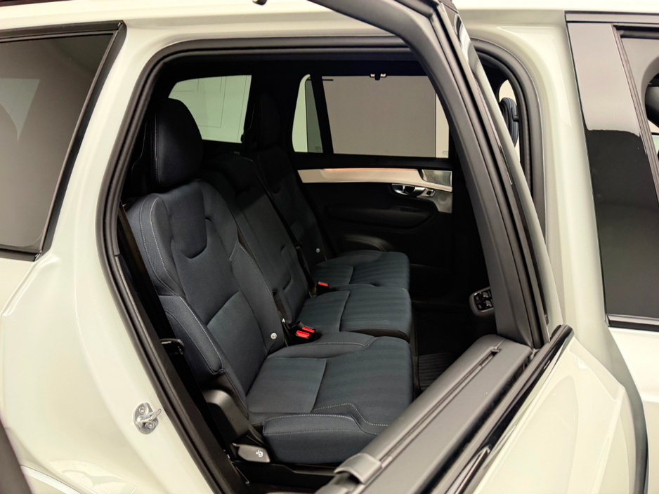 2025 Volvo XC90 - image 14
