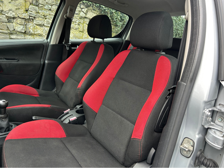 2007 Peugeot 207 - image 17