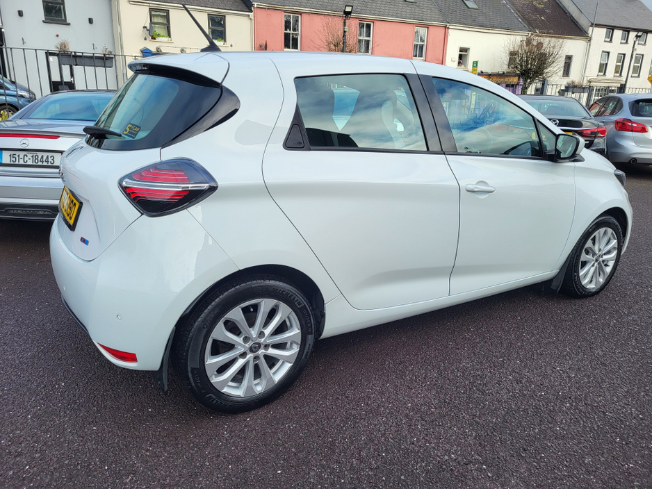 2022 Renault Zoe Iconic Rapid Charge 50Kwh R135, Long Range, Full Renault History €14,950
