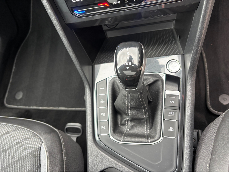 2024 Volkswagen Tiguan - image 24