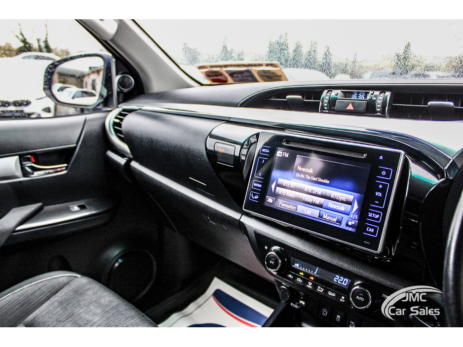 2019 Toyota Hilux - image 18