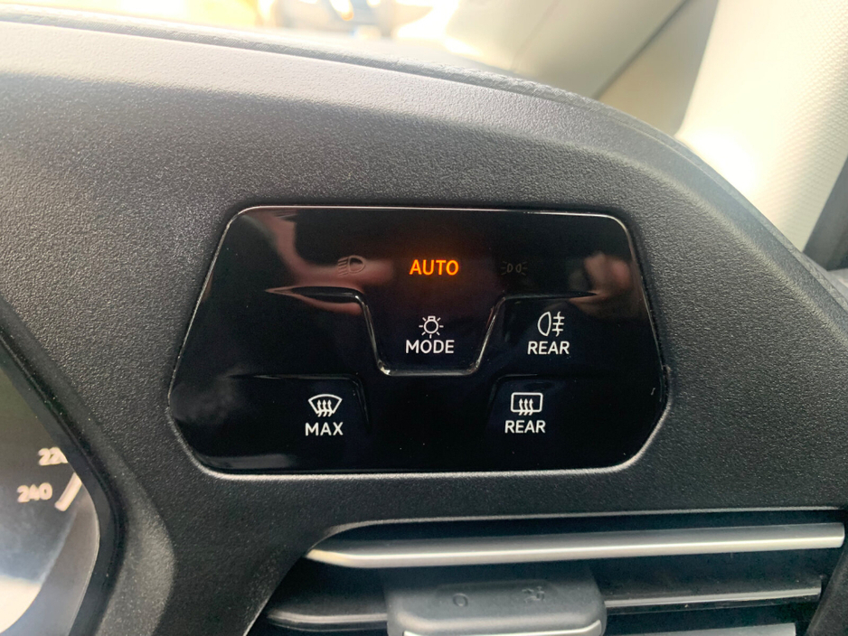 2023 Volkswagen Caddy MAXI LIFE 2.0 TDI DSG 7 SEATER // GREAT CONDITION // ONE OWNER // DOCUMENTED SERVICE HISTORY // 02/27 NCT AND €210 ROAD TAX // €38,950