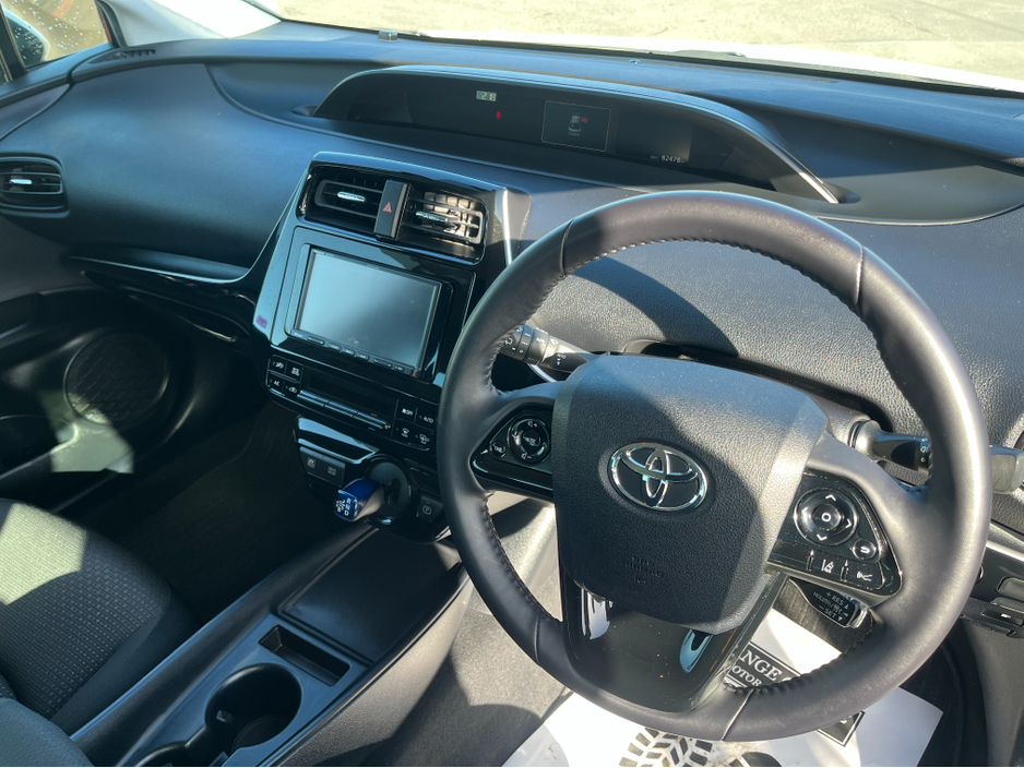 2020 Toyota Prius - image 9