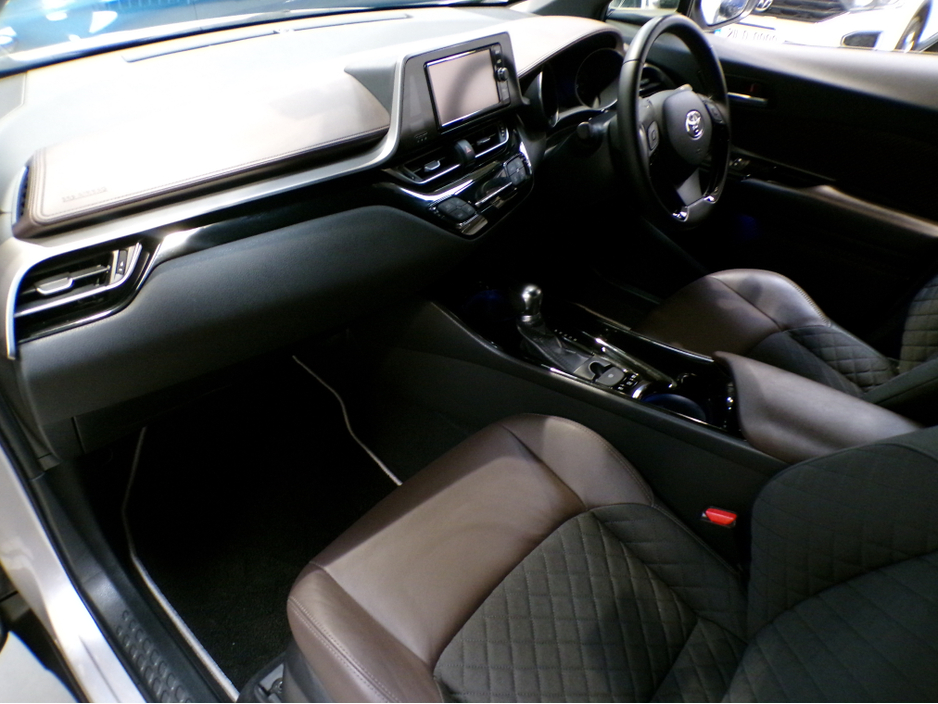 2018 Toyota C-HR 2018*32,000 MILES*HYBRID SPORT TOYOTA C-HR SELF CHARGING 1.8 AUTOMATIC*FANTASTIC CONDITION GREAT ON FUEL, POWER, COMFORT WITH A LOT OF SPACE ALL COMBINED FOR A FANTASTIC DRIVE. CAR COMES WITH FULL SAF €19,900