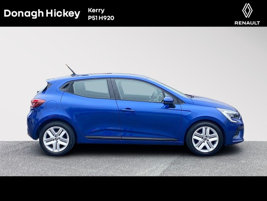 2022 Renault Clio - image 6