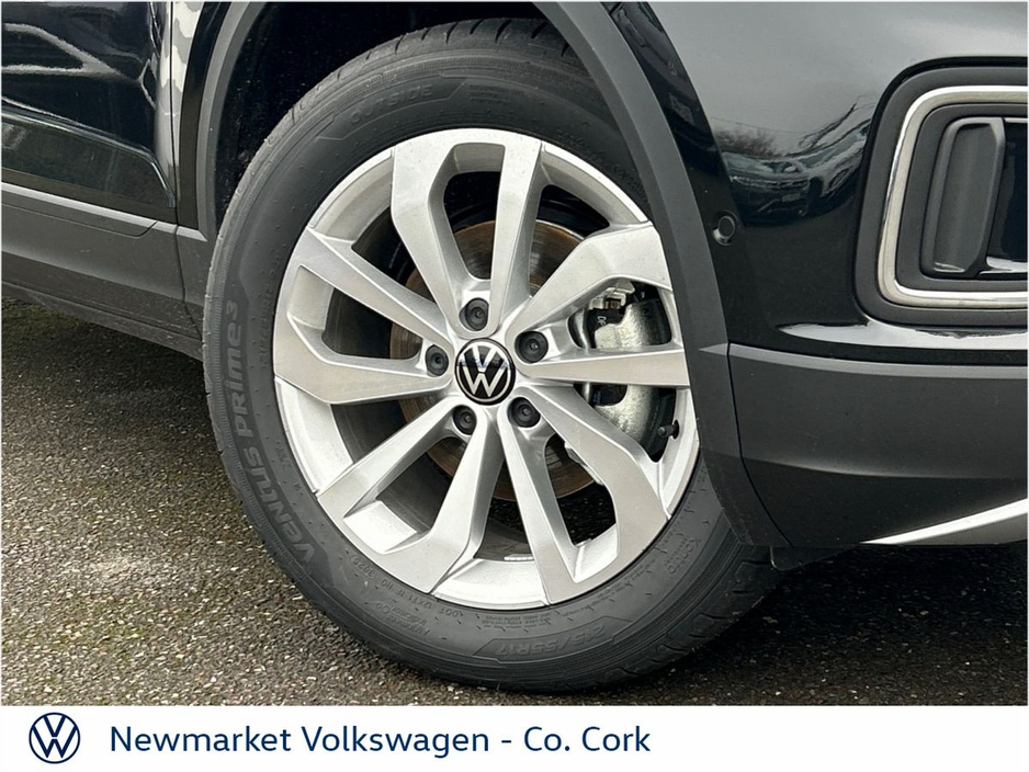 2026 Volkswagen T-Roc - image 2