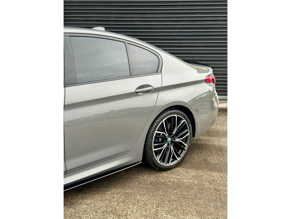 2021 BMW 5 Series - image 6