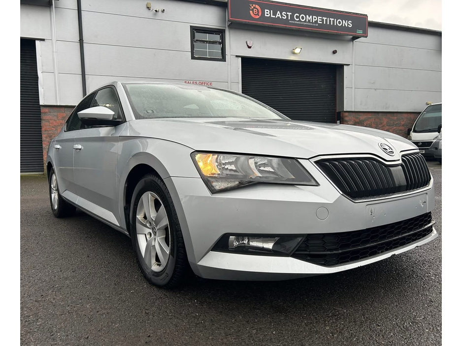2019 Skoda Superb Manual 5 door hatchback 2.0l diesel engine €8,750