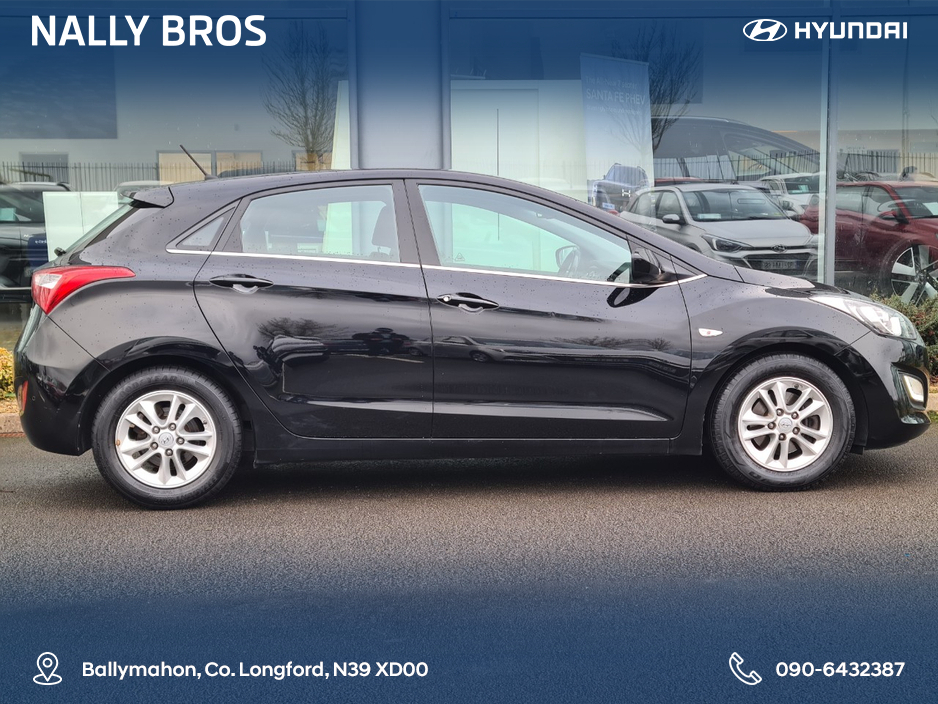 2016 Hyundai i30 - image 3