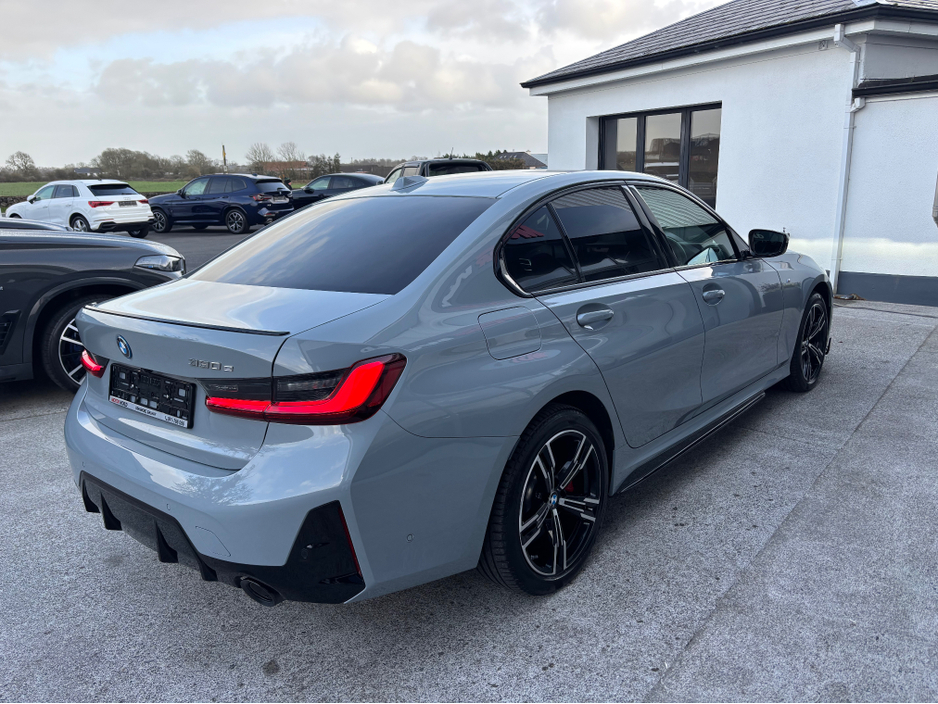 2025 BMW 3 Series - image 4