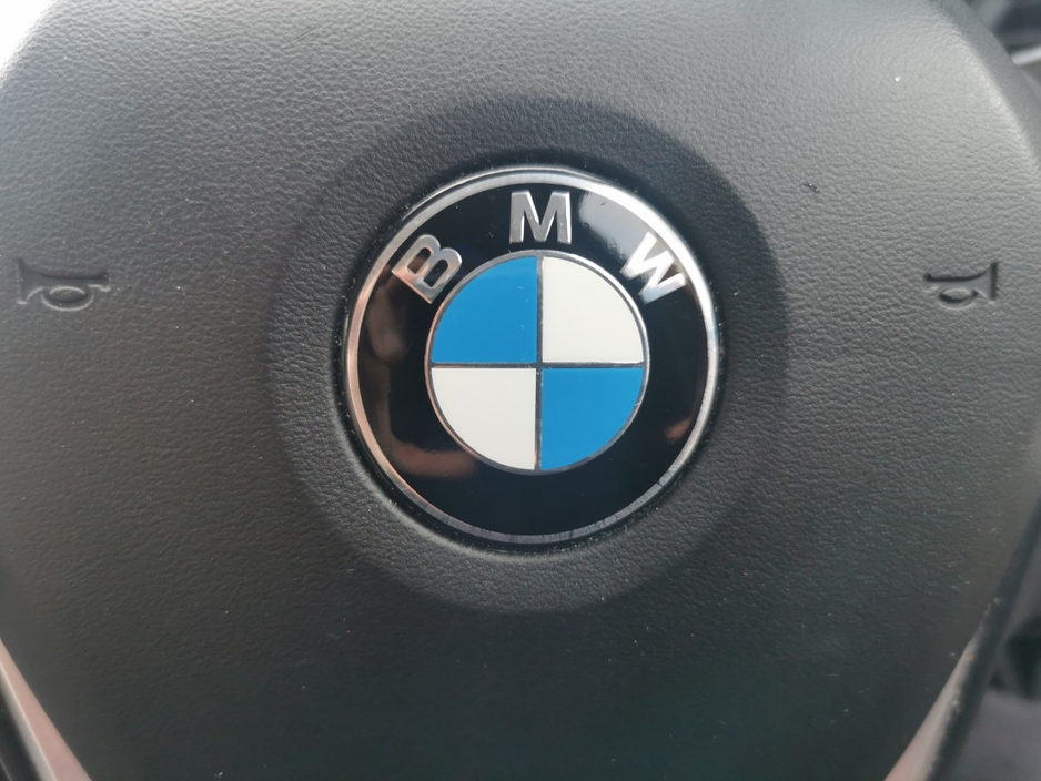 2019 BMW 3 Series - image 14