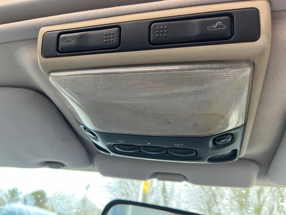 1994 Mitsubishi Galant - image 24