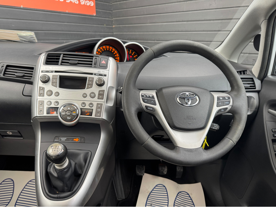 2011 Toyota Corolla Verso 2.0 D-4D LUNA 7 SEATER €5,495