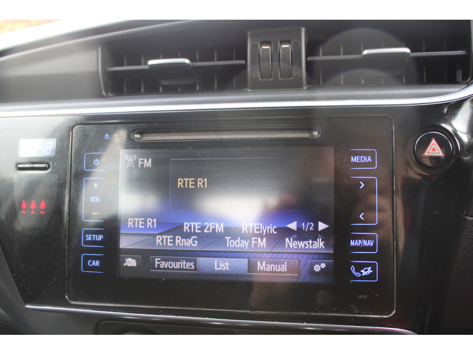 2017 Toyota Corolla - image 15