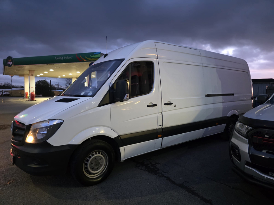 2017 Mercedes-Benz Sprinter - image 3