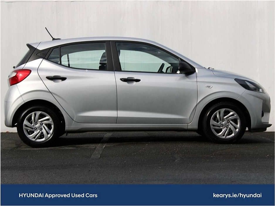 2023 Hyundai i10 - image 23